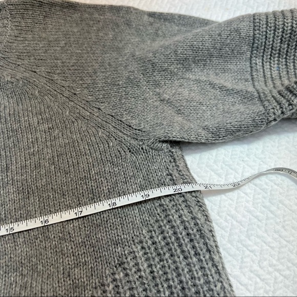 Mexx Grey Wool Blend Jewel Neckline Cropped Short Sleeve Sweater Size XS - Picture 5 of 10